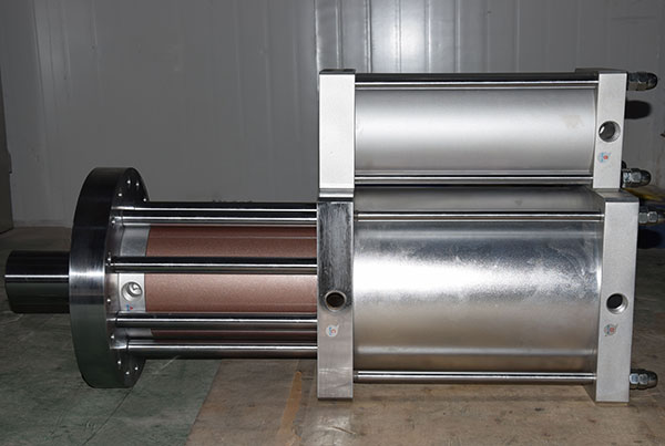 60噸的標(biāo)準(zhǔn)型增壓缸產(chǎn)品圖 60噸的標(biāo)準(zhǔn)型增壓缸產(chǎn)品圖