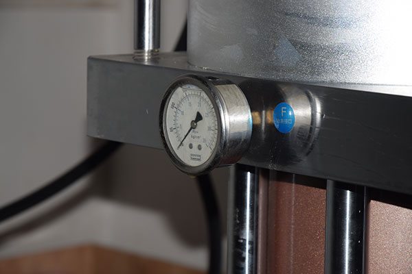 60噸的標(biāo)準(zhǔn)型增壓缸產(chǎn)品細(xì)節(jié)圖4 60噸的標(biāo)準(zhǔn)型增壓缸產(chǎn)品細(xì)節(jié)圖4