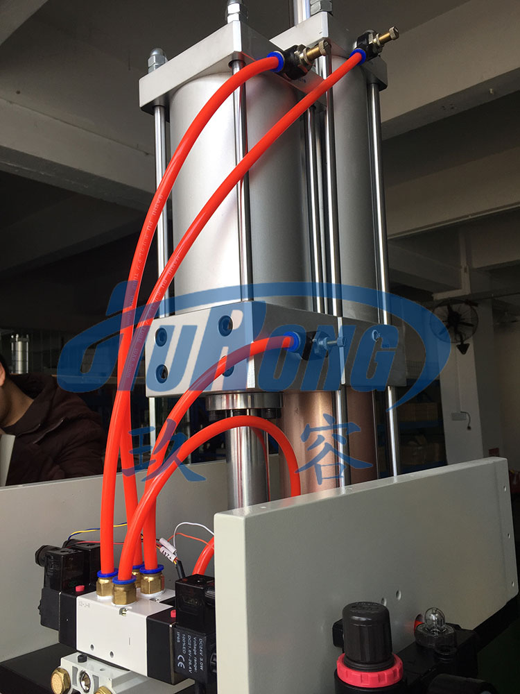 氣液增壓缸安裝完成圖 氣液增壓缸安裝完成圖