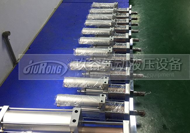 10臺(tái)標(biāo)準(zhǔn)型氣液增壓缸產(chǎn)品側(cè)面圖 10臺(tái)標(biāo)準(zhǔn)型氣液增壓缸產(chǎn)品側(cè)面圖