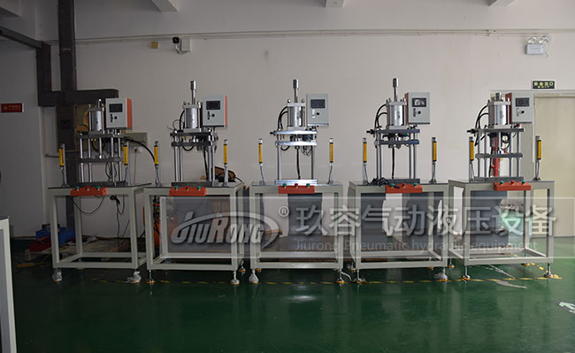 5臺(tái)四柱三板型可調(diào)行程多倍力氣缸增壓壓力機(jī) 5臺(tái)四柱三板型可調(diào)行程多倍力氣缸增壓壓力機(jī)