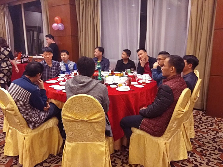 尾牙宴現(xiàn)場 尾牙宴現(xiàn)場