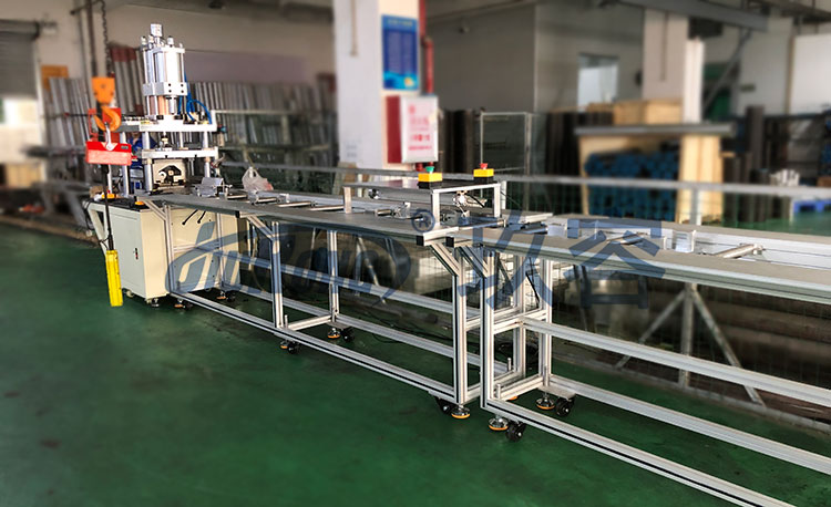 非標(biāo)長距離鋁型材沖孔機(jī) 非標(biāo)長距離鋁型材沖孔機(jī)