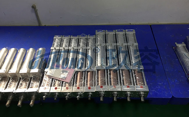 快速單列式氣液增壓缸批量展示 快速單列式氣液增壓缸批量展示