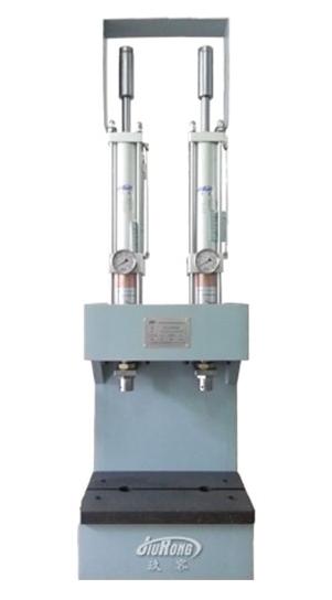 C型雙增壓缸氣液增壓鉚接機(jī) C型雙增壓缸氣液增壓鉚接機(jī)