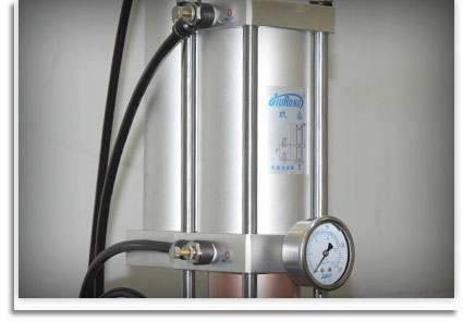 5噸標(biāo)準(zhǔn)型氣液增壓缸 5噸標(biāo)準(zhǔn)型氣液增壓缸