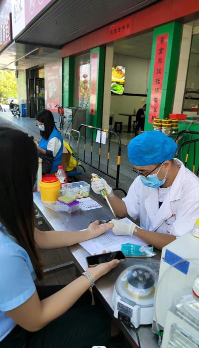 獻(xiàn)血  獻(xiàn)血