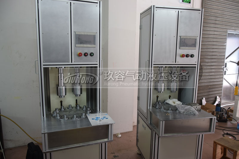 氣液鉚接機 氣液鉚接機